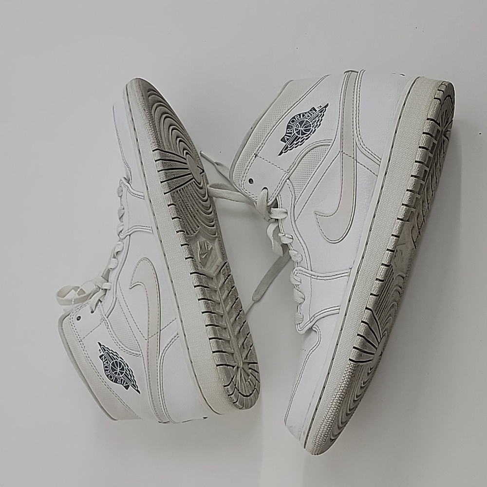 Air Jordan 1 mid retro white cool gray men's size 10